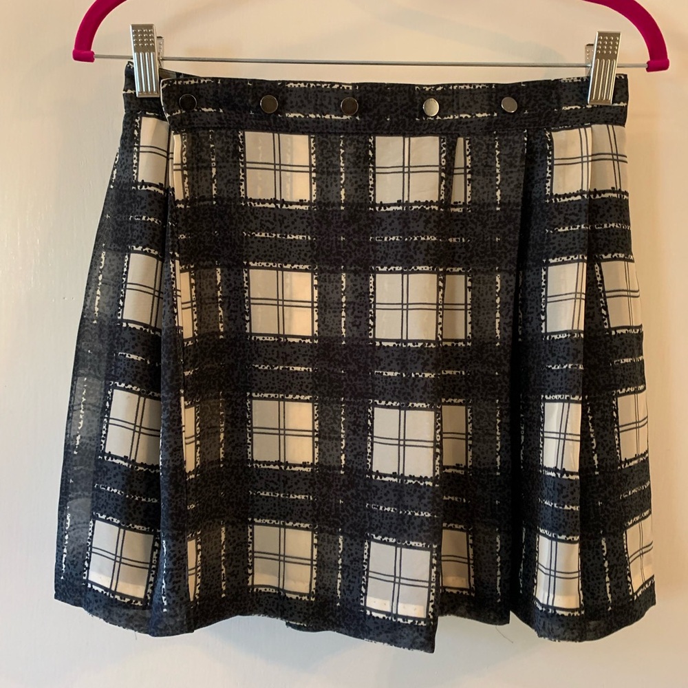 Women’s Diesel button-up black and beige/yellow plaid pleated skater mini skirt - Picture 5 of 10